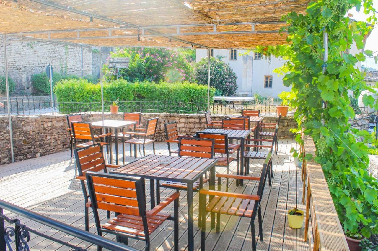Silver Hill Guesthouse Gjirokastër Extérieur photo