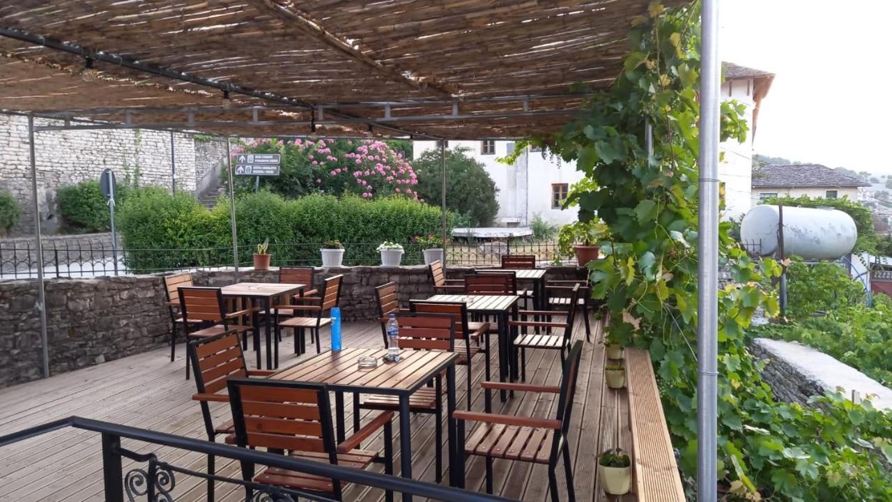 Silver Hill Guesthouse Gjirokastër Extérieur photo