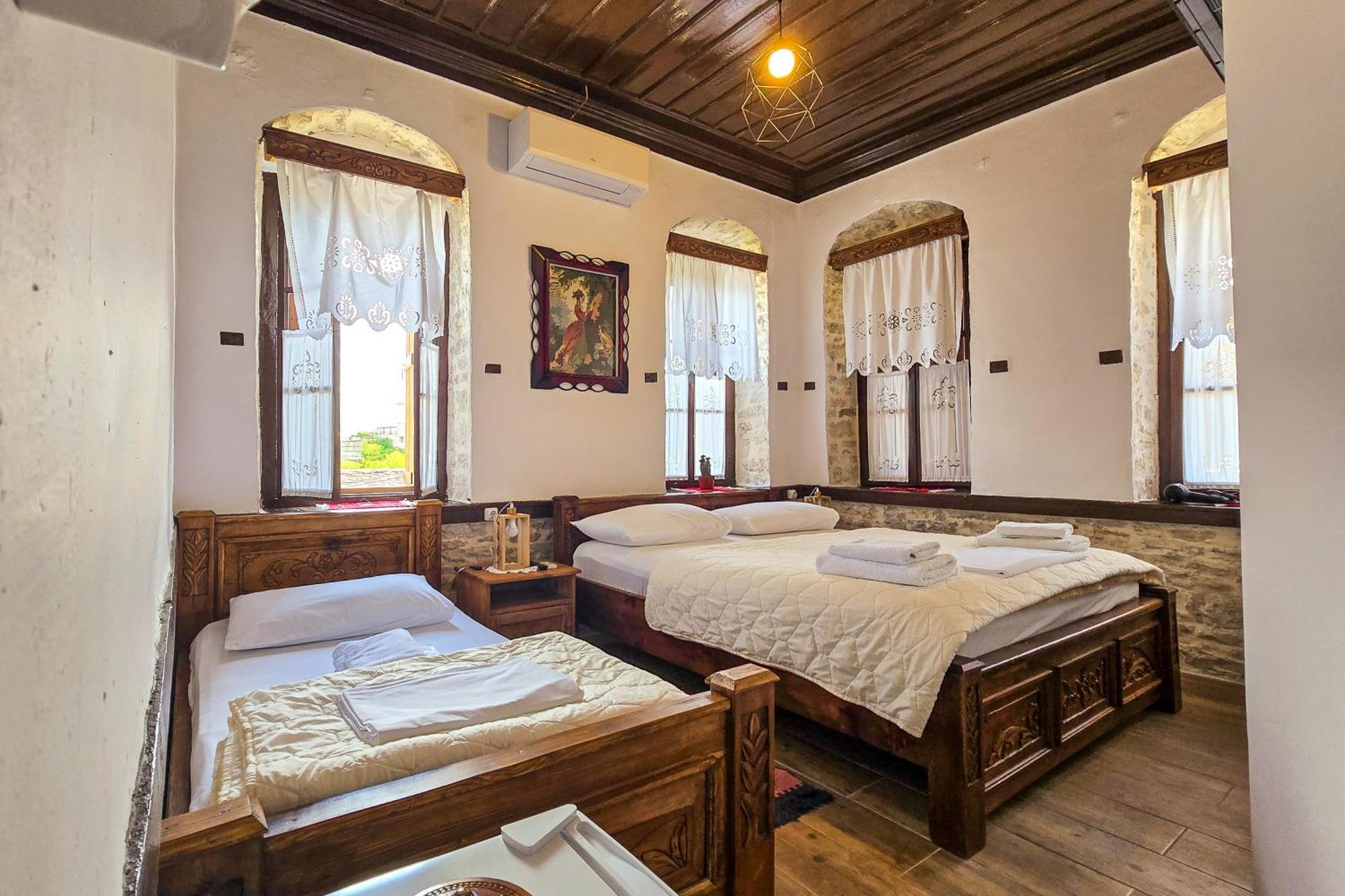 Silver Hill Guesthouse Gjirokastër Chambre photo
