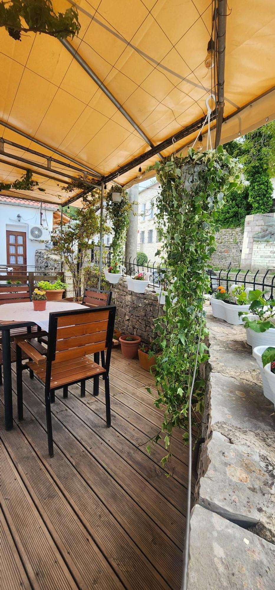 Silver Hill Guesthouse Gjirokastër Extérieur photo