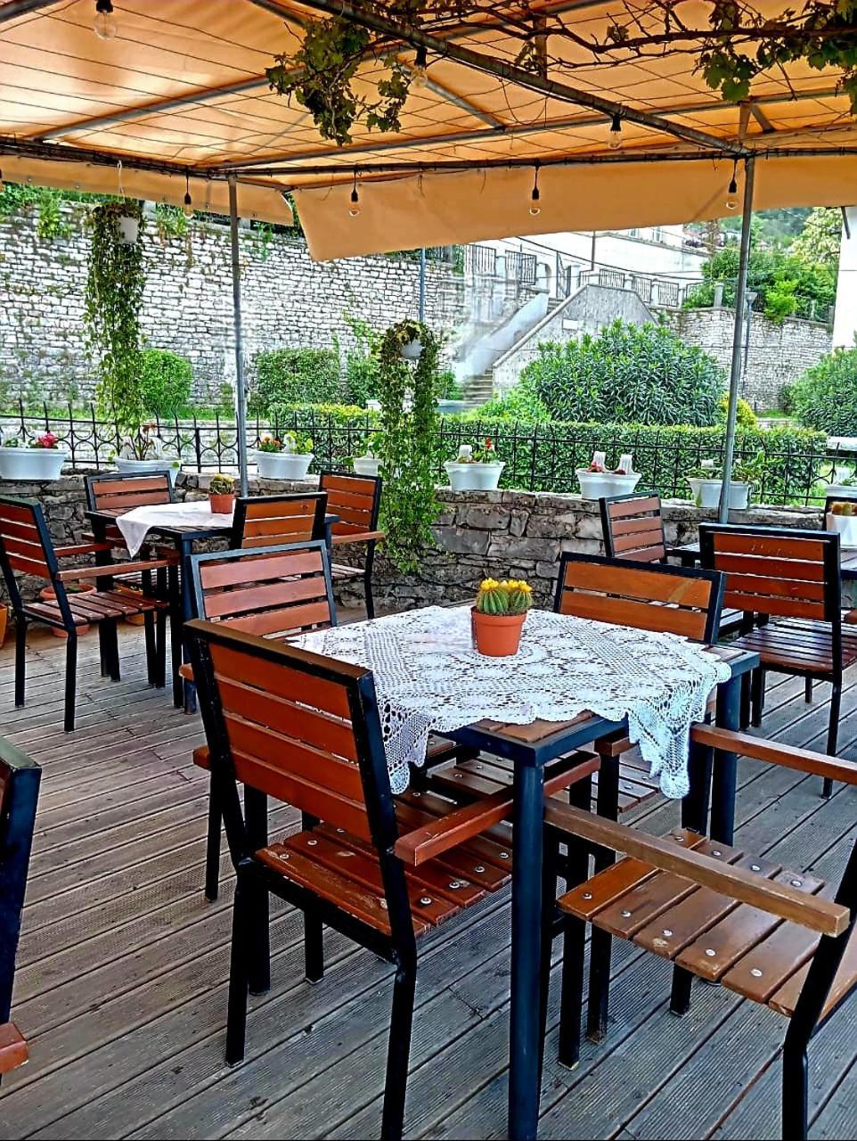 Silver Hill Guesthouse Gjirokastër Extérieur photo